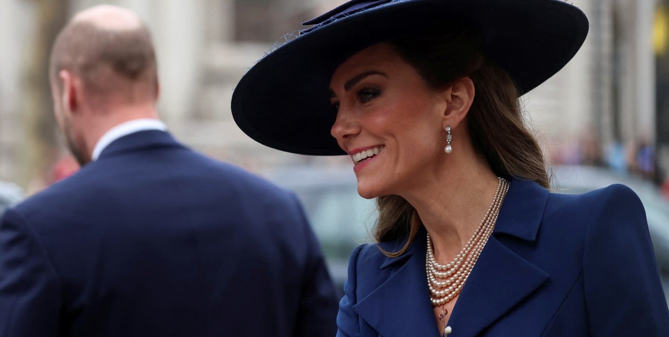 Kate Middleton y un gesto de austeridad que recorre el mundo: un collar de perlas falsas para una cita histórica