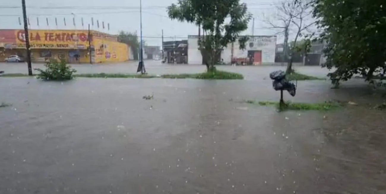 Alerta por fuertes tormentas en Tucumán: clases suspendidas y graves inundaciones en el sur