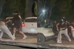 Una gresca en una plaza derivó en una balacera.