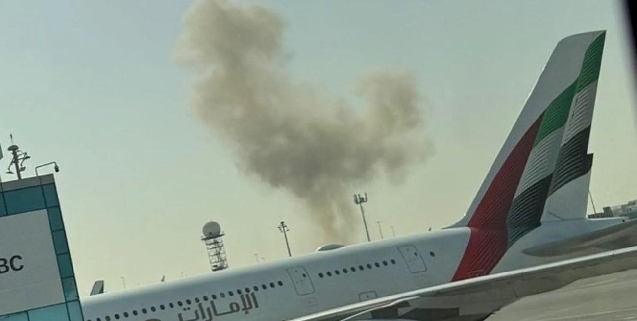 Dos drones cayeron cerca del aeropuerto de Dubái: cuatro personas resultaron heridas
