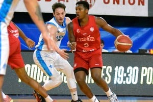 Unión sufrió su 4° derrota al hilo y salió de zona de playoffs. Foto: LNB.