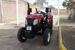 El tractor ya se encuentra en el Cementerio Municipal. Crédito: Municipalidad Santa Fe