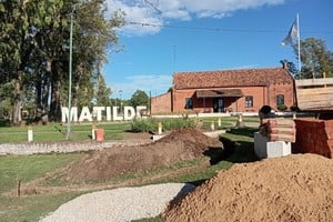 Matilde rescata su historia: construyen un monumento en homenaje al ferrocarril