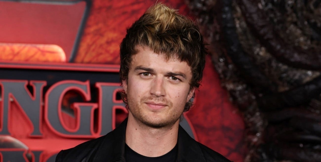 Joe Keery visitó La Bombonera antes de su show en el Lollapalooza