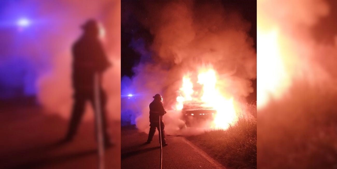 Recreo: un automóvil ardió por completo sobre la Ruta 11