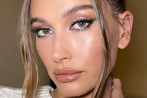 Iluminadores líquidos crean un brillo sutil y duradero.