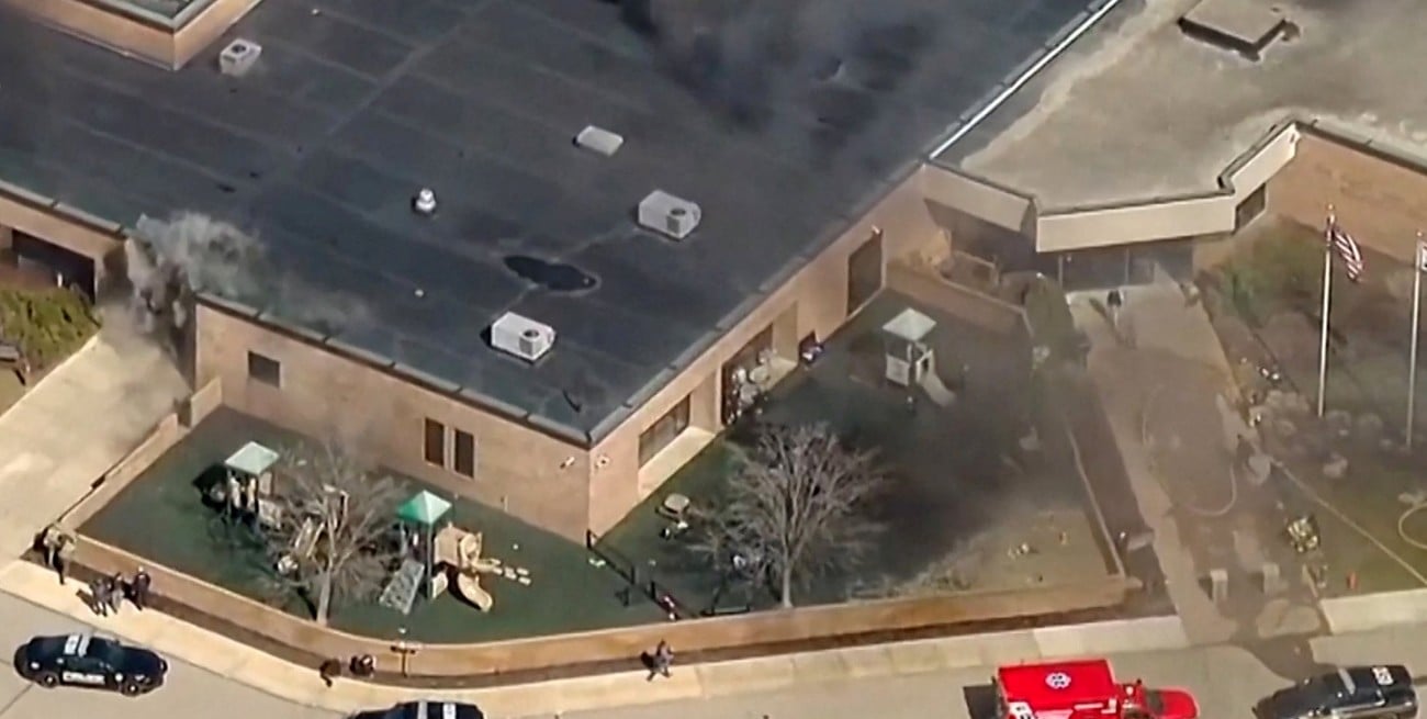 Matan a un hombre que embistió y atacó una de las sinagogas más grandes de Estados Unidos