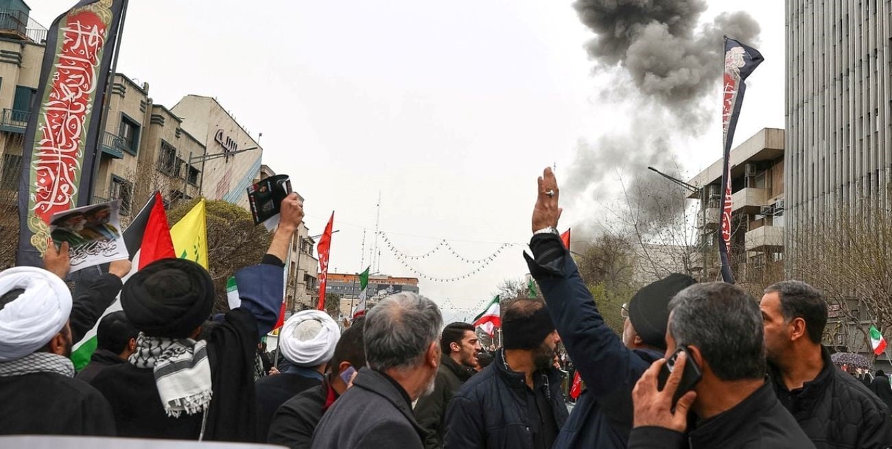 Al menos un muerto tras una explosión cerca de una manifestación en Teherán