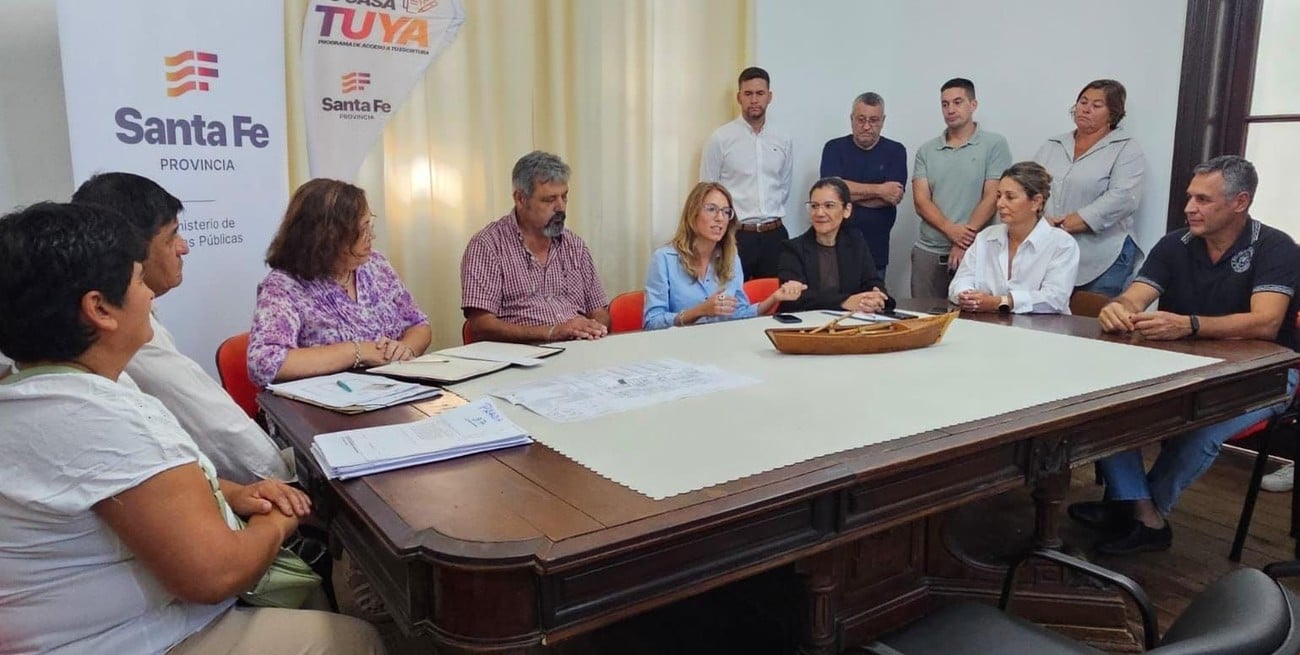 En Coronda, 11 familias firmaron las escrituras de sus viviendas con el programa "Tu casa, tuya"