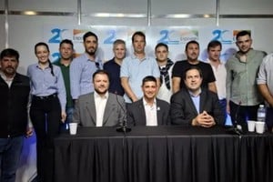 La muestra se desarrolla en un predio de 15 hectáreas y, en sus últimas ediciones, ha alcanzado una dimensión que la posiciona como una verdadera vidriera del sector agroindustrial del norte del país.