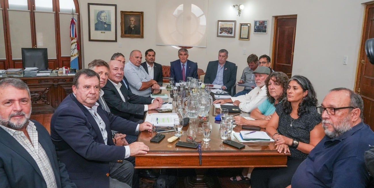 Más de 103 mil millones en retroactivos salariales para estatales de Santa Fe