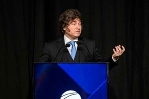 Javier Milei durante su discurso en la Bolsa de Comercio de Córdoba. Foto: Gentileza