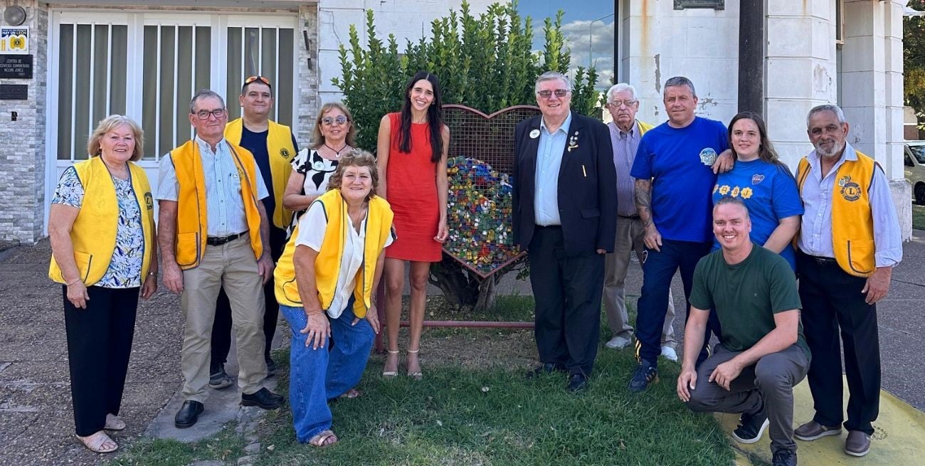 El gobernador del Distrito O2 de Leones visitó San Jerónimo Norte y destacó el trabajo solidario del club local