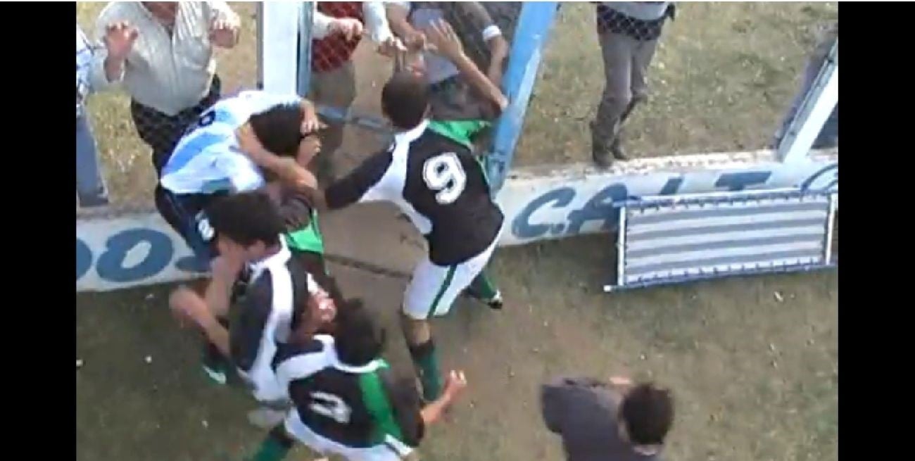 Piedrazos y corridas tras un partido en cancha de Ciclón Racing