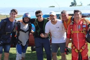 Paracaidismo, acrobacias y vuelos de bautismo en el exitoso evento “El Trébol Vuela”