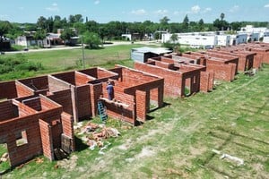 “Actualmente, estamos en la etapa de mampostería, dinteles y refuerzos estructurales”, finalizó Crivelli sobre el desarrollo de las tareas que está realizando Mario Iglesia Construcciones, empresa a cargo de la obra.