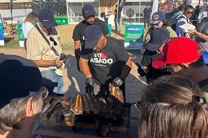 El espacio de la carne argentina fue concebido como un centro de reuniones para informar a los visitantes sobre el trabajo que realiza el instituto, con un gran sector para degustaciones al paso con la mejor carne del mundo. 