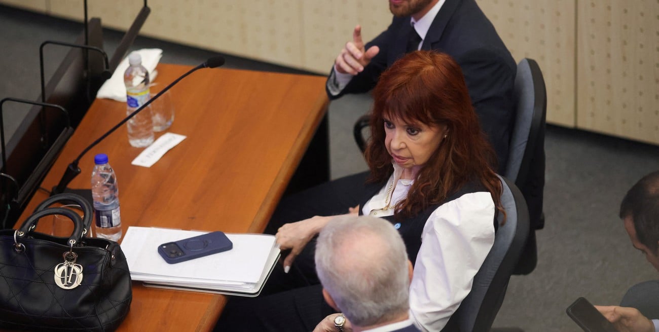 Cristina Kirchner apuntó contra la Justicia y denunció “prácticas mafiosas” en la causa Cuadernos
