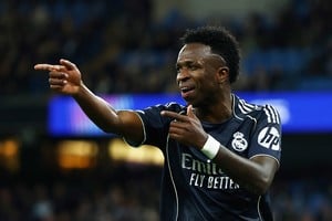 Vinicius canchereó en uno de sus goles. Foto: Reuters