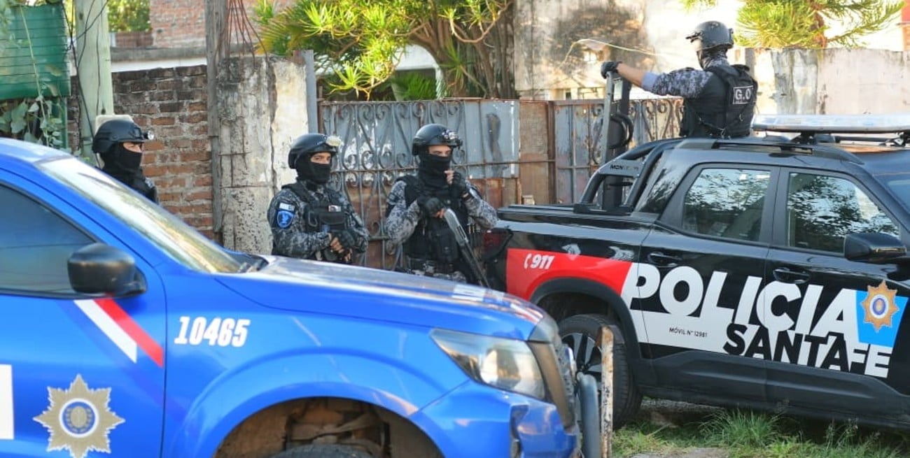 En barrio Coronel Dorrego: allanamientos y detenciones por robo de motos y abuso de armas