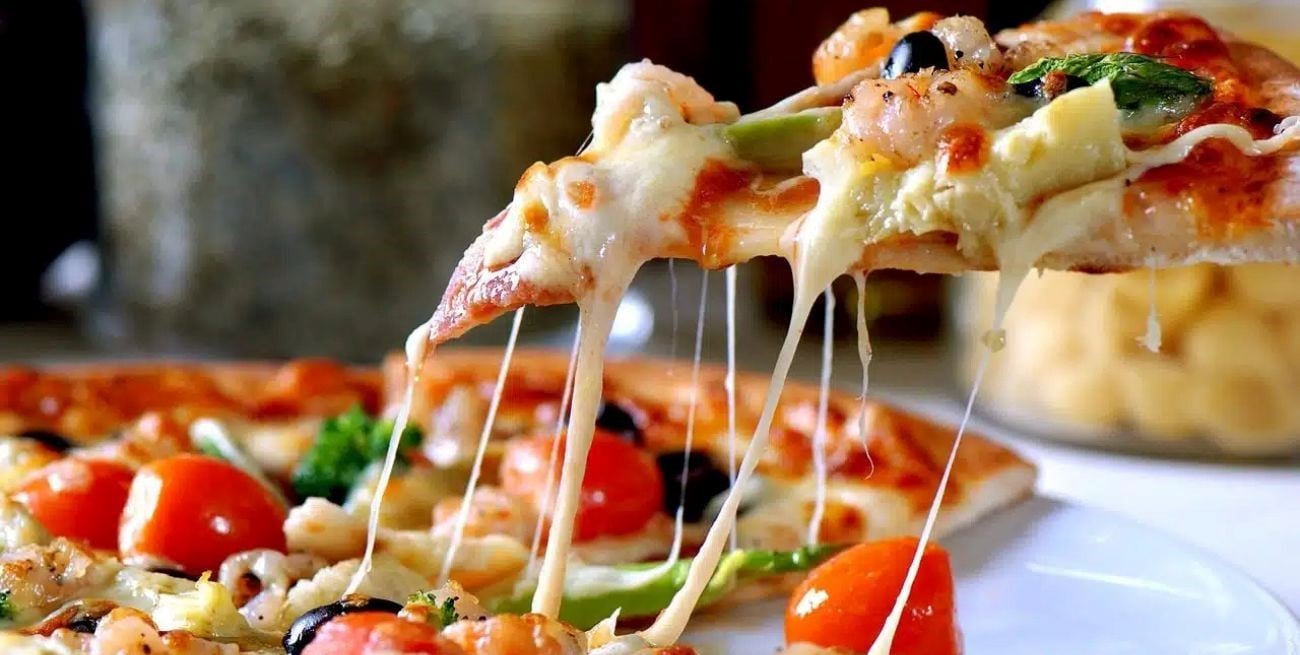 Brasil: más de cien personas se intoxicaron en una pizzería y una mujer murió