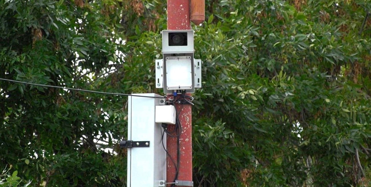 "Queríamos que se coloque un reductor de velocidad o semáforo", la queja de vecinos por el radar en calle Iturraspe