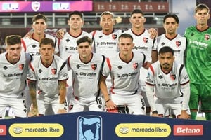 El equipo de Newell's que salió a la cancha y fue humillado por Lanús.