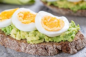 Cómo transformar el huevo en un superdesayuno saludable.