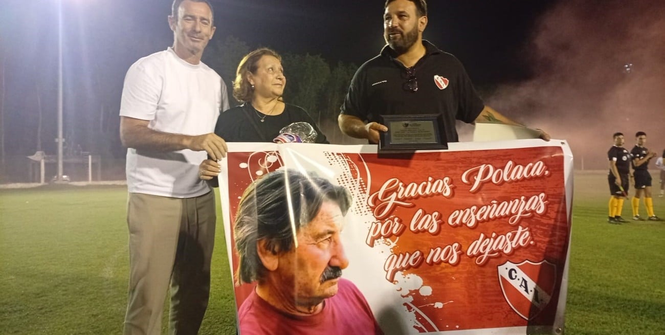 La emoción marcó el inicio: sentido homenaje a la “Polaca” Burtovoy en la Liga Santafesina