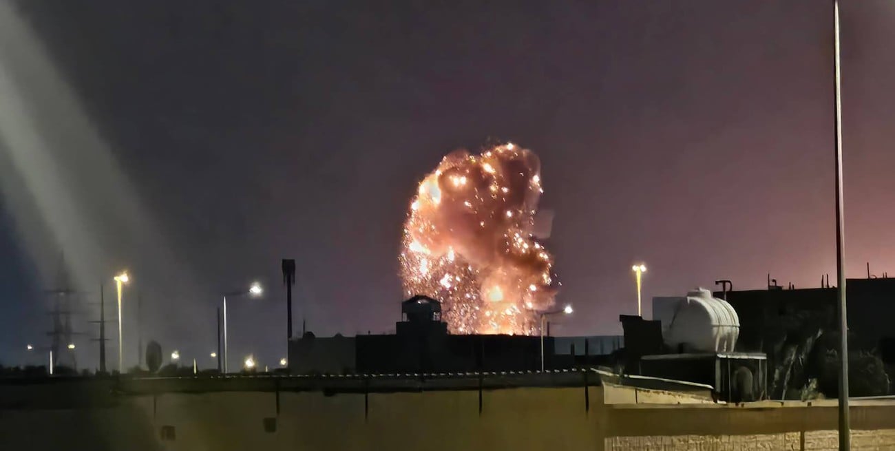 Arabia Saudita frenó un ataque con misiles y uno cayó cerca de una refinería en su capital