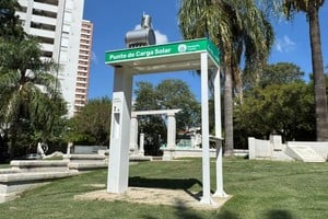 Esta inauguración oficial responde a la puesta a punto final de este servicio que garantiza el suministro eléctrico de forma limpia y renovable. Foto: El Litoral