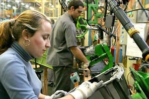 El empleo no es solamente un factor de producción. También constituye la principal fuente de ingresos de los hogares.