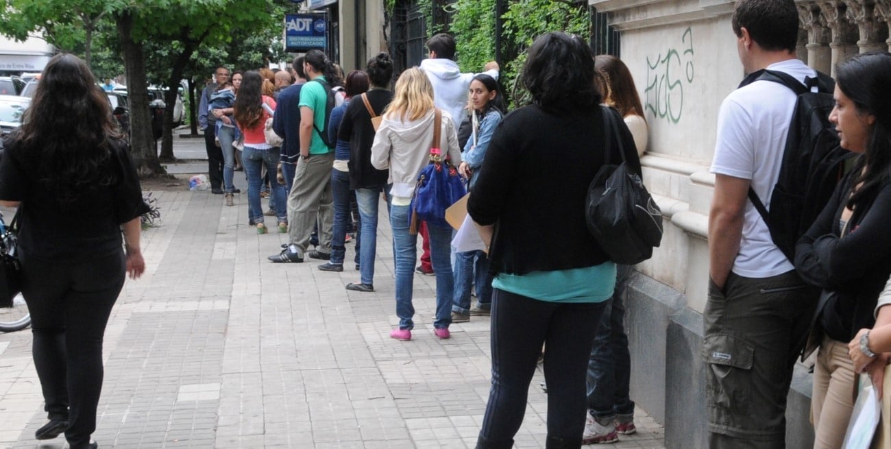 Hay 3,7 millones de argentinos ocupados con ingresos que “no alcanzan”
