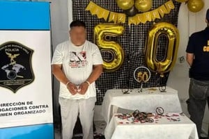 Festejaba sus 50 años en La Plata y lo detuvieron.