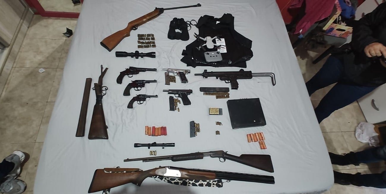 Secuestran un arsenal en Frontera y detienen a tres personas
