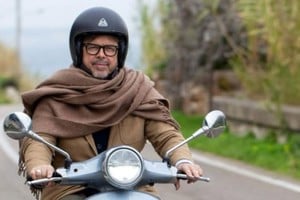 Donato de Santis compartió imágenes de su vida actual en Italia, donde se lo pudo ver paseando en moto por las calles de Puglia.