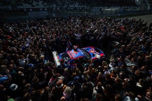 Verstappen conquista el "Infierno Verde": debut y victoria aplastante con Mercedes.