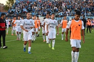 Colón perdió este domingo por 3 a 1 ante San Telmo, en el encuentro correspondiente a la fecha 6 de la Zona A de la Primera Nacional del fútbol argentino. Fotos: Juan Manuel Foglia.