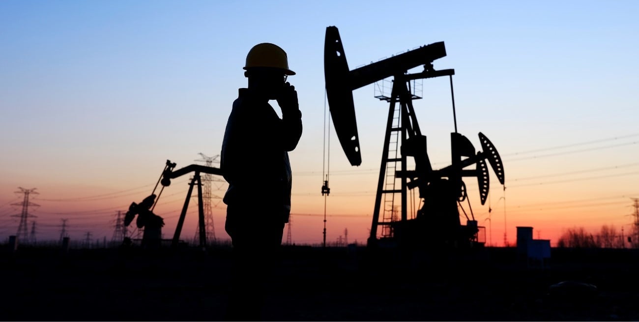 El petróleo bajó un 14% tras los anuncios de negociaciones entre EE. UU. e Irán