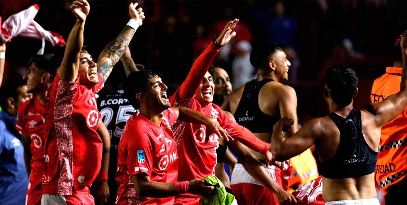 Argentinos Juniors se llevó el clásico ante Platense en la última jugada
