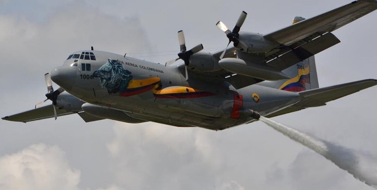 Se estrelló un Hércules de la fuerza aérea colombiana con más de 100 militares a bordo