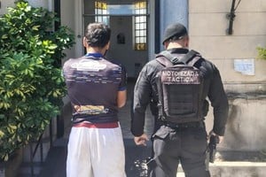 El hombre golpeó su cabeza contra un vidrio para autolesionarse. Foto: El Litoral