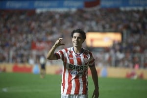 Julián Palacios está en su mejor nivel y fue notoria su ausencia en Florencio Varela. Un elemento más para una conclusión: los de afuera no hacen demasiados méritos para "moverles el piso" a los de adentro.