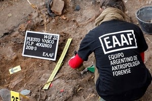 Tareas de Exhumación del Equipo Argentino de Antropologia Forense.