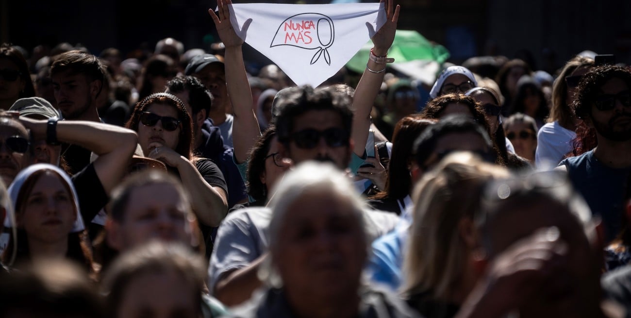 Masiva movilización en Plaza de Mayo a 50 años del golpe de 1976