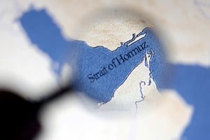 Reino Unido y Francia lideran una reunión con 30 países para intentar reabrir el estrecho de Ormuz. Foto: Reuters