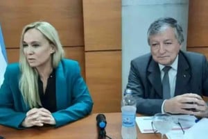 Según se detalla en el documento, Martínez había presentado su renuncia el 5 de marzo.