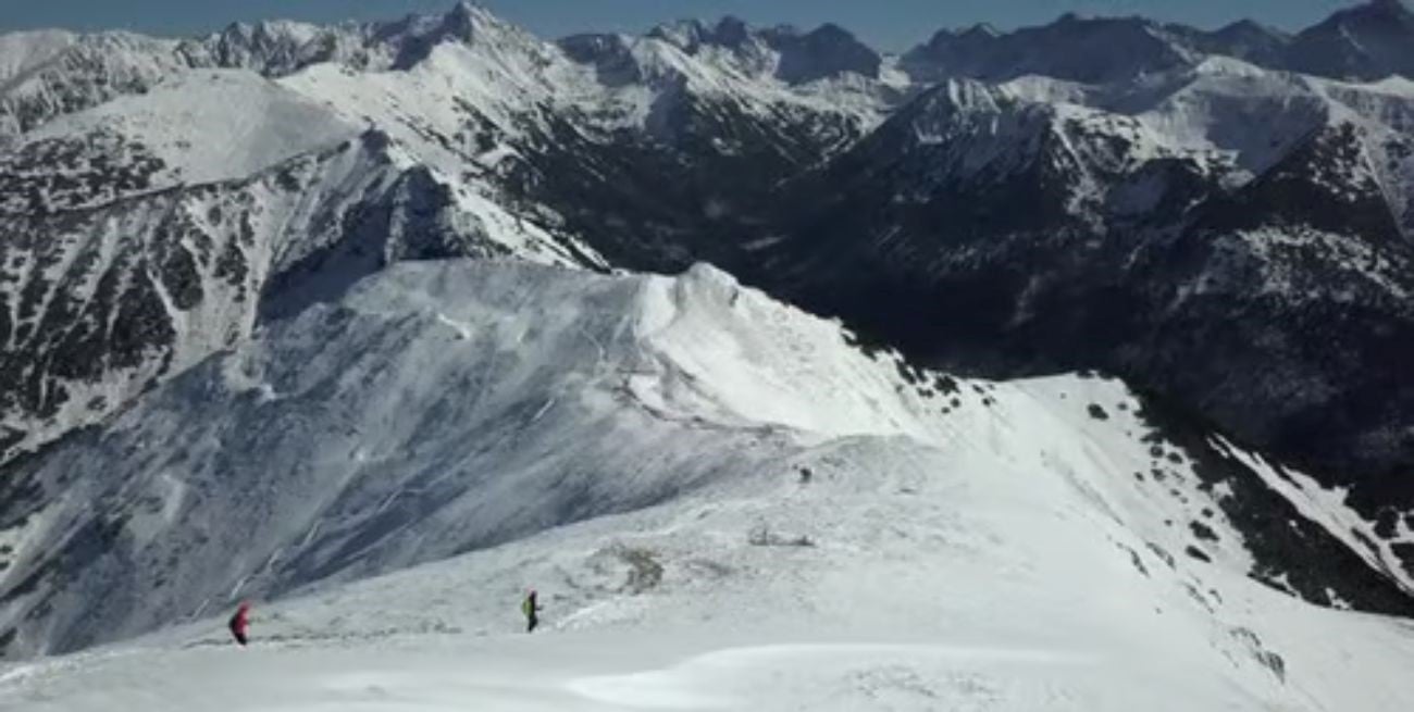 Dramático accidente en el monte Rysy: un escalador resbaló, cayó varios metros y salió ileso