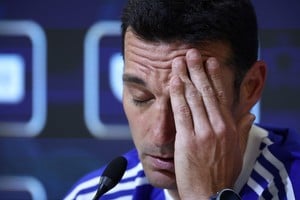Lionel Scaloni se emocionó en la conferencia previa al amistoso ante Zambia. Foto: Reuters