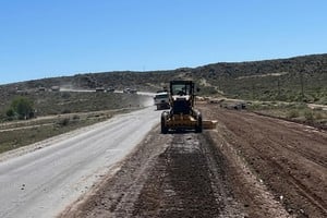En casos extremos, como en La Pampa, se trabaja para la circulación por banquinas, ante el estado de la ruta.